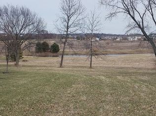 10 Golf Crest Dr, Hawthorn Woods, IL 60047
