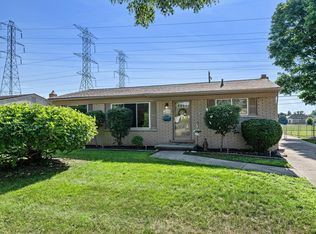 44156 Carrnation Dr, Sterling Heights, MI 48313