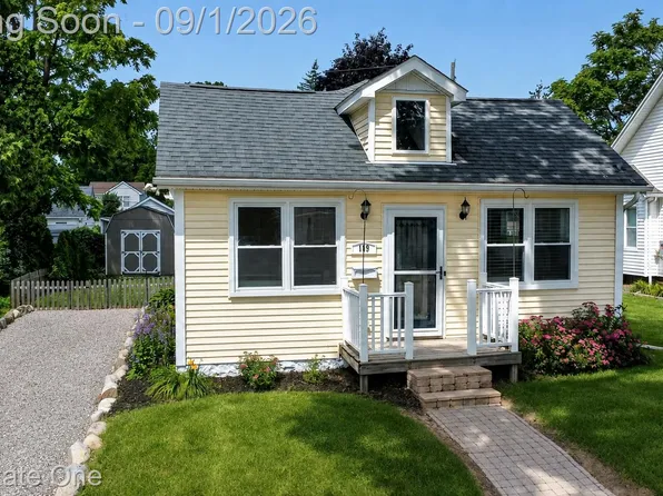 109 N Andrews St, Lake Orion, MI 48362