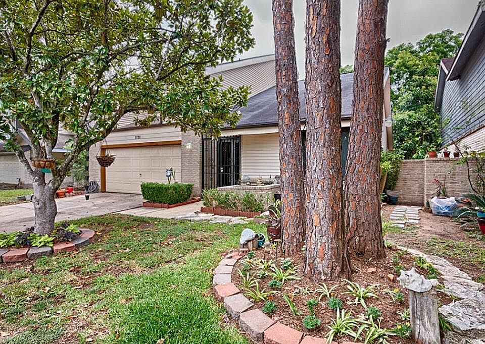 1st image of 7723 Hollow Glen Ln