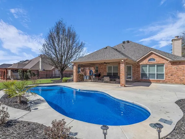 200 Stanford Ct, Heath, TX 75032