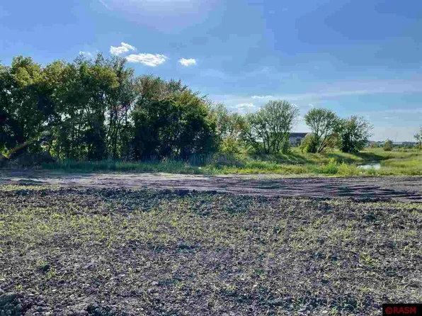 1823 Indigo Trl, Mankato, MN 56001