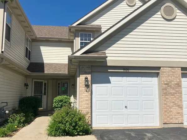 1926 Grove Ave, Schaumburg, IL 60193