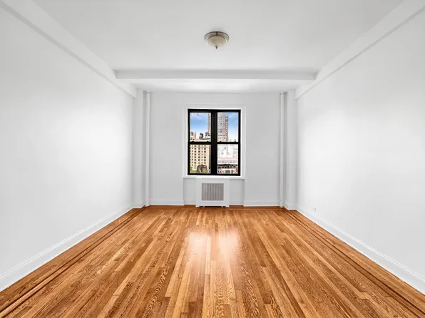 208 W 23rd St, New York, NY