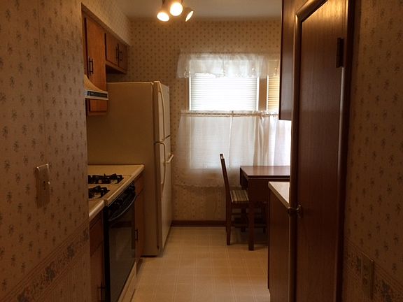 2nd image of 4930 N Best St