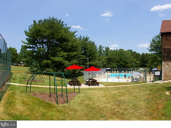 5th image of 4700 Linden Knoll Dr APT 441
