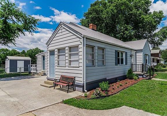 3rd image of 21408 Halloway Ave