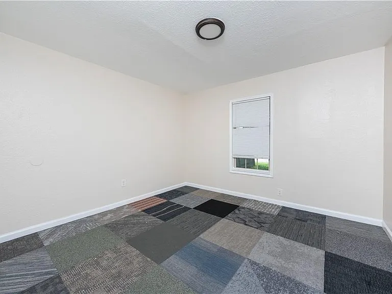 1217 Baywood Ln — Photo 11