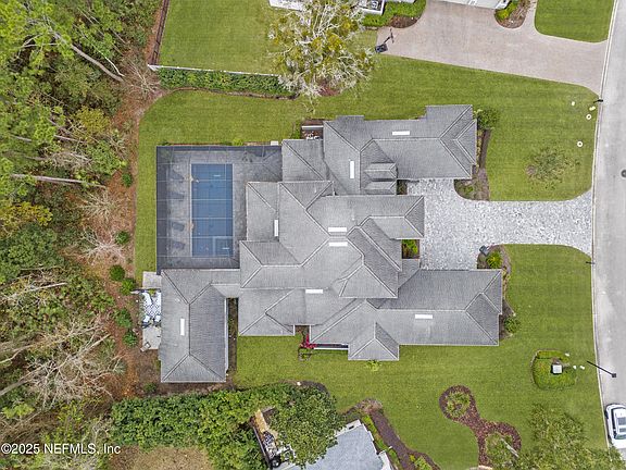 3rd image of 576 E KESLEY Lane