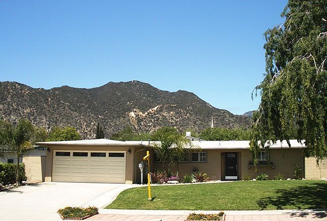 Remodeled home with a view of the mountains!