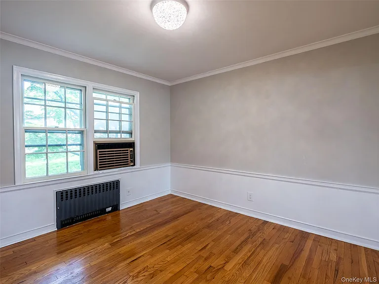 35 Bogart Ave — Photo 8