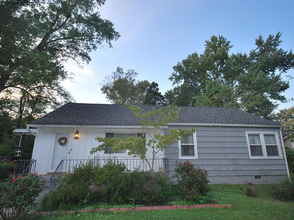 1st image of 913 Glenoaks Dr