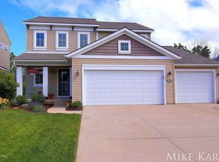 3007 Gilmore Ln, Jenison, MI 49428