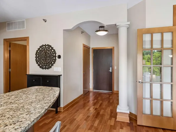 317 Groveland Ave Unit 213, Minneapolis, MN 55403