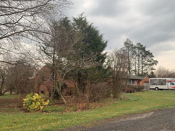 3rd image of 205 Guilford Dr