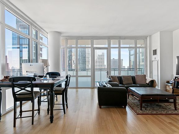 2nd image of 325 5th Ave APT 34C