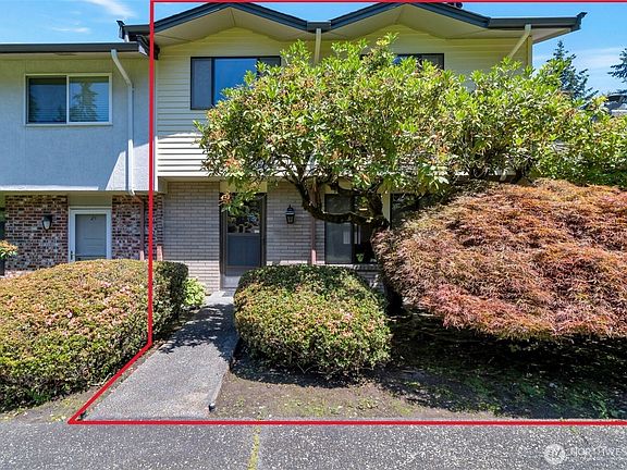 4th image of 17050 Northup Way #25