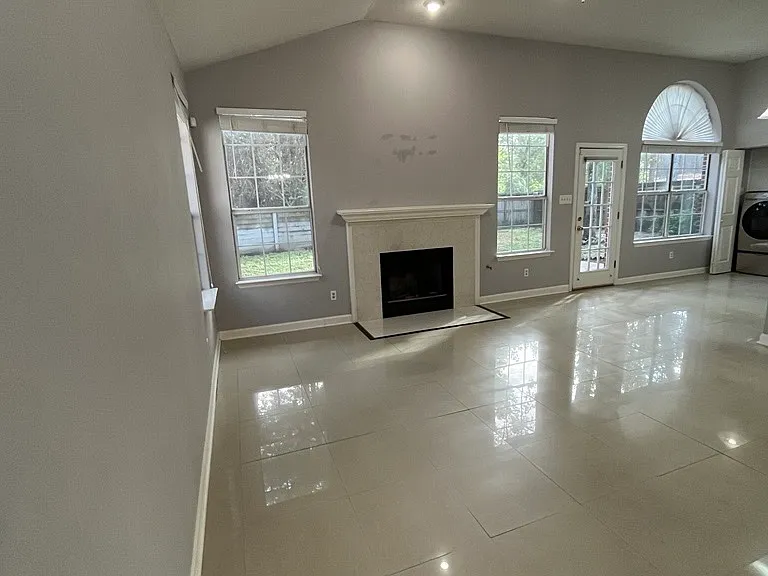 3523 Kings Mountain Dr — Photo 6