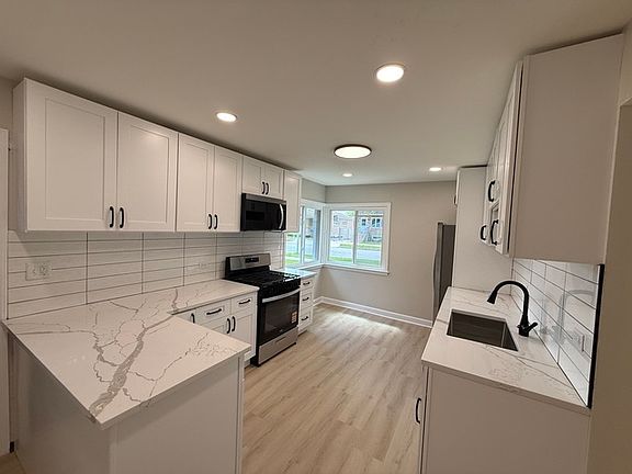 4th image of 5321 S Kostner Ave