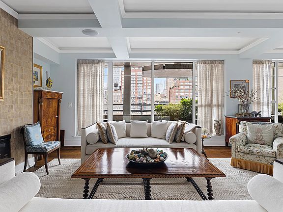 5th image of 37 W 12th St #Penthouse C