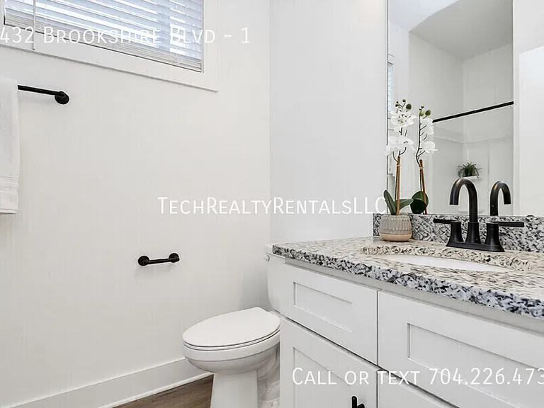 3432 Brookshire Blvd #1 — Photo 6