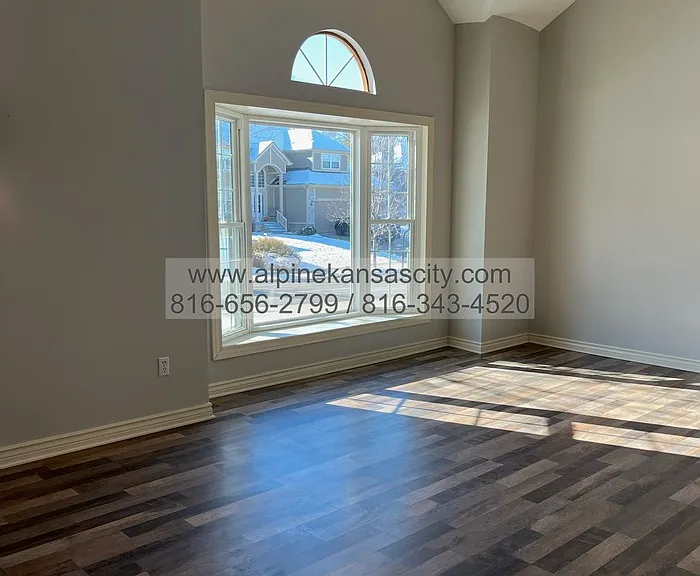 8116 NW 80th St — Photo 3