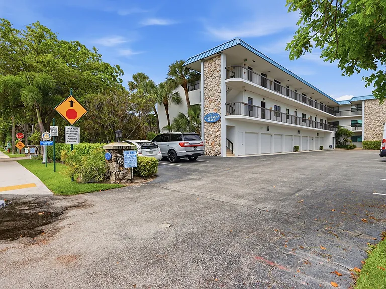 220 Lake Dr #206 — Photo 48