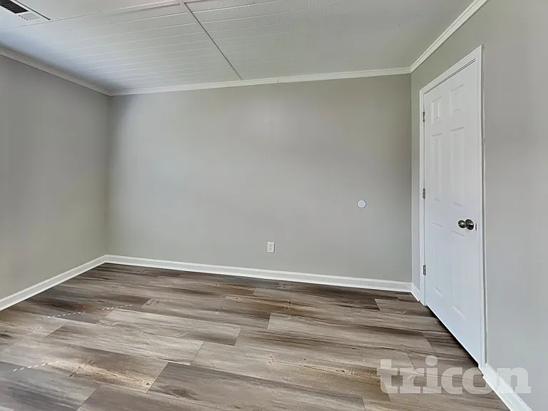 605 Tramore Ct — Photo 12