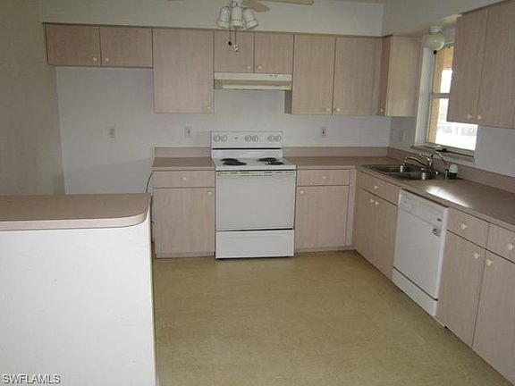 5th image of 1906 SW 25th Ter