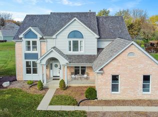 36556 N Mill Creek Dr, Gurnee, IL 60031