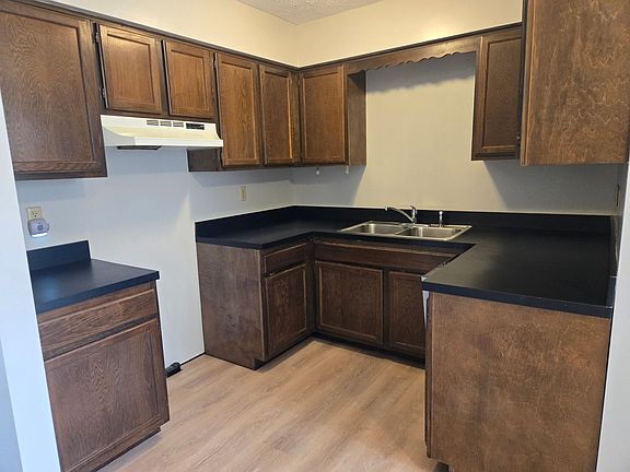 3rd image of 1244 Colonial Dr