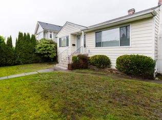 1117 Kings Ave, West Vancouver, BC V7T 2C2