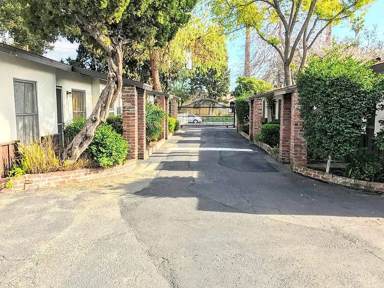 Village of Roses LLC — Photo 4