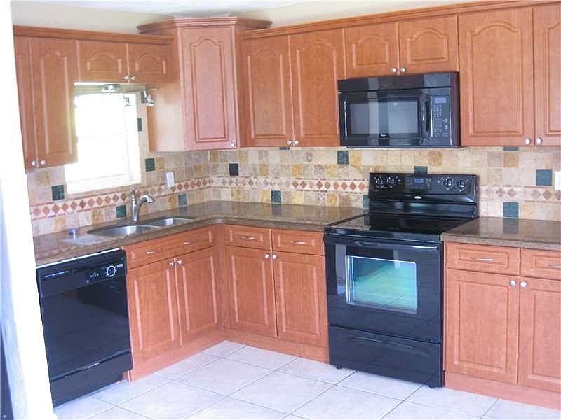 2nd image of 5051 SW 95th Ave
