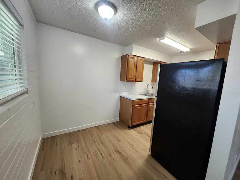 5229 N 59th Dr #4 — Photo 3