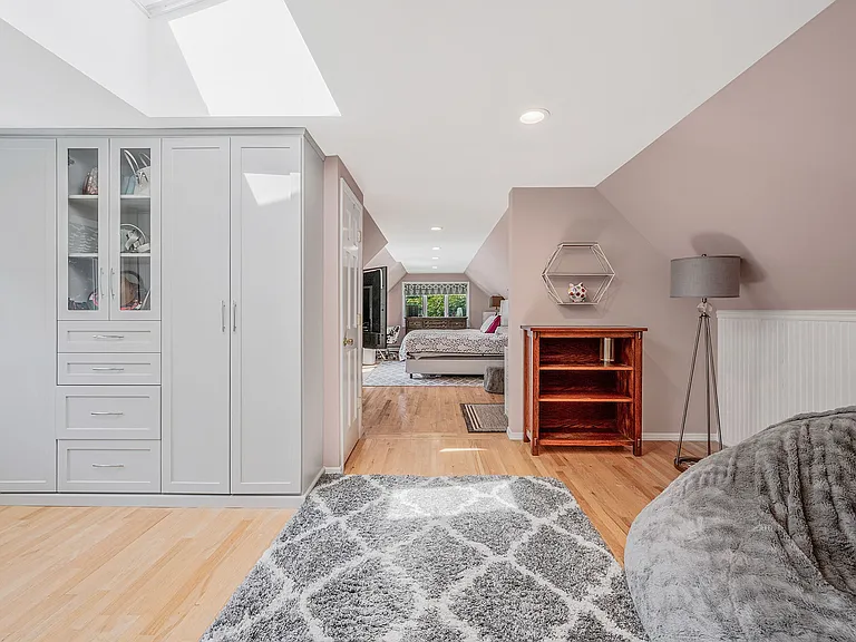 8 Paynes Ln — Photo 18
