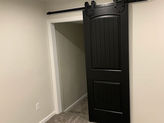 2nd image of 15-17 Carroll St #15-17