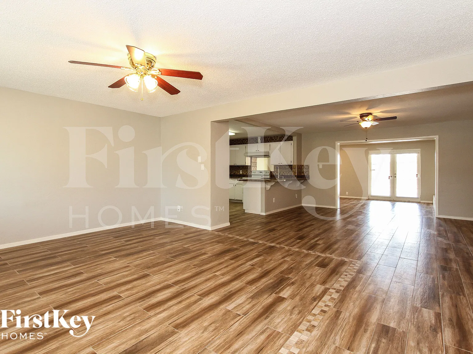 5 bed, 3.0 bath, 2498 sqft, $2,495 — Photo 3