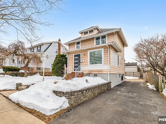 2nd image of 107 Chestnut St