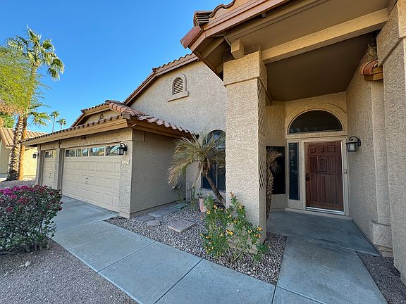 4th image of 209 E Calle De Arcos