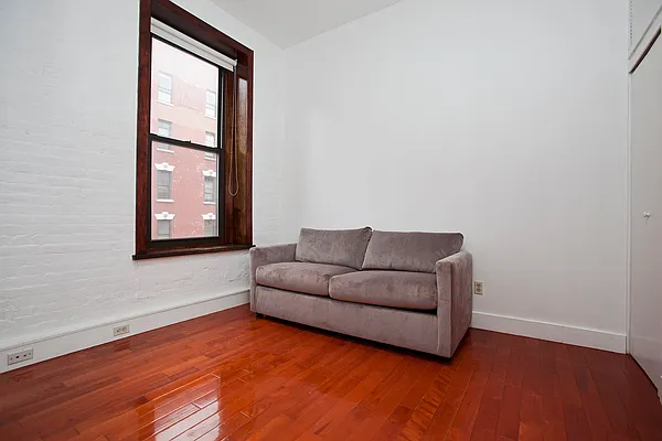 Rented by Jade Stone Real Estate Consulting | media 42