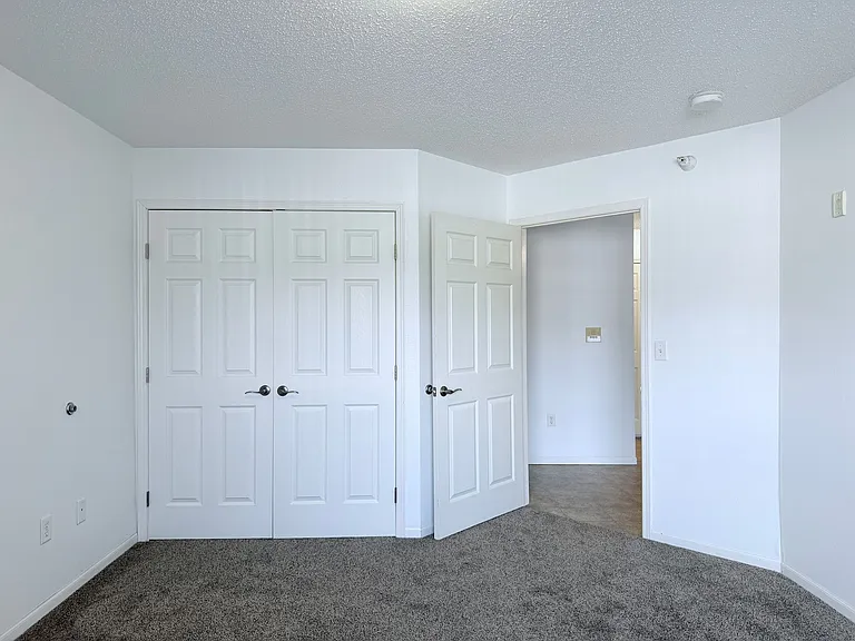Old Orchard Apartments — Photo 3
