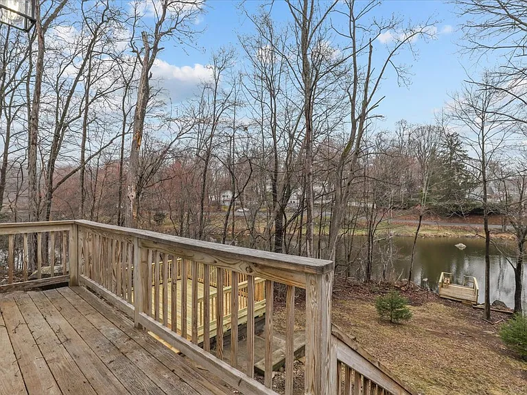 8 Teatown Ct — Photo 15