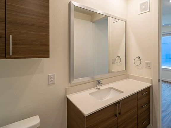 5th image of 3276 Summer St #B-699