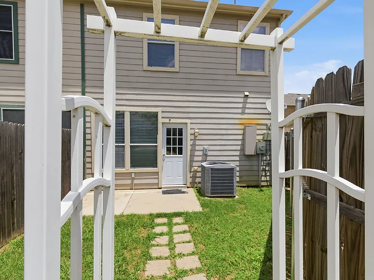 10849 Astor Dr — Photo 35
