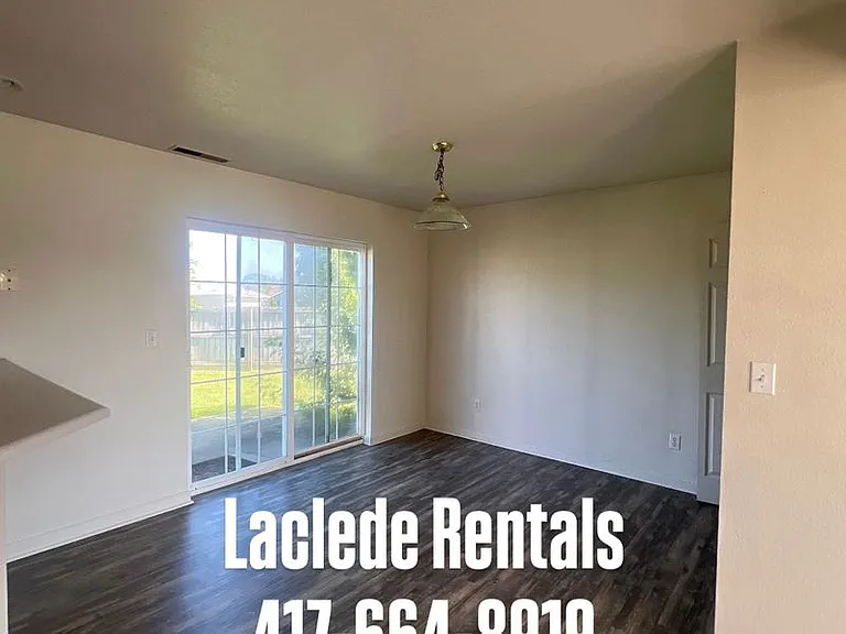 1137 Glenridge St — Photo 3
