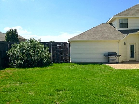 3rd image of 3824 Monterrey Cir