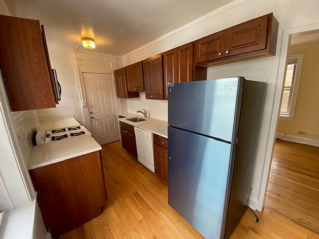 1st image of 1755 W Albion Ave APT 2B
