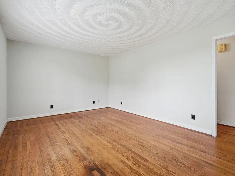 524 Benefit Rd — Photo 8