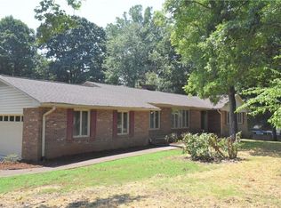 3620 Chelmsford Dr, Winston Salem, NC 27105